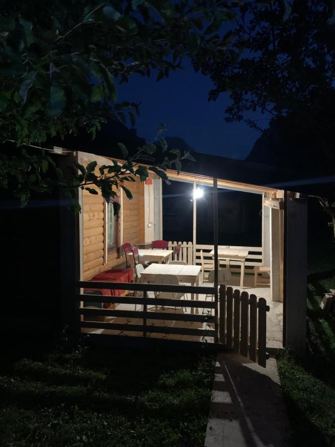 Guest House Ulaj Vuthaj Exterior photo