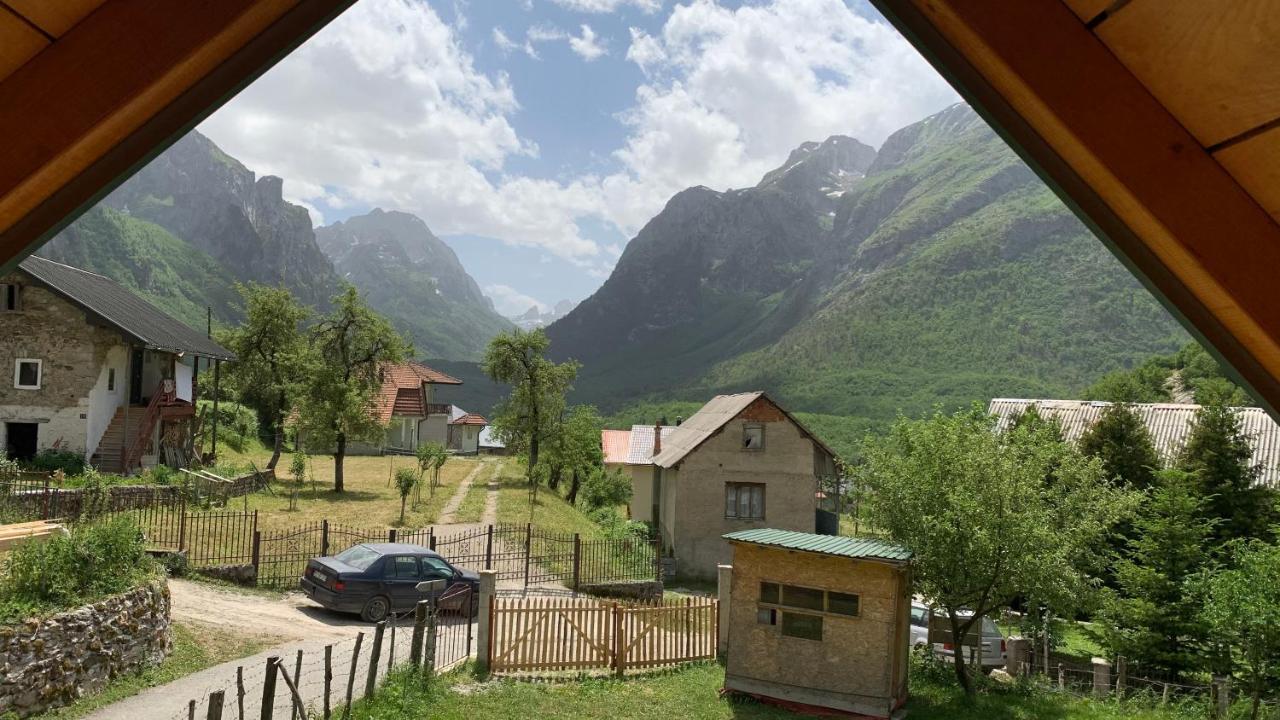 Guest House Ulaj Vuthaj Exterior photo
