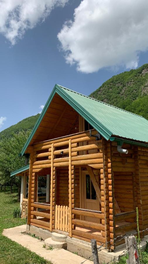 Guest House Ulaj Vuthaj Exterior photo